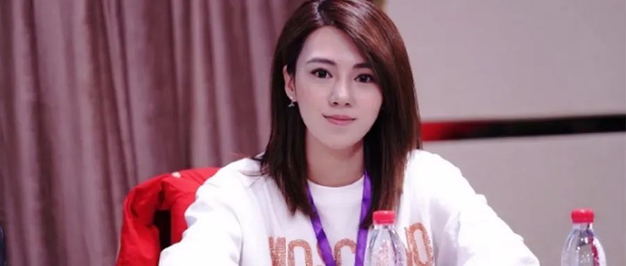 线上德扑怎么打？美女牌手路迪分享比赛经验