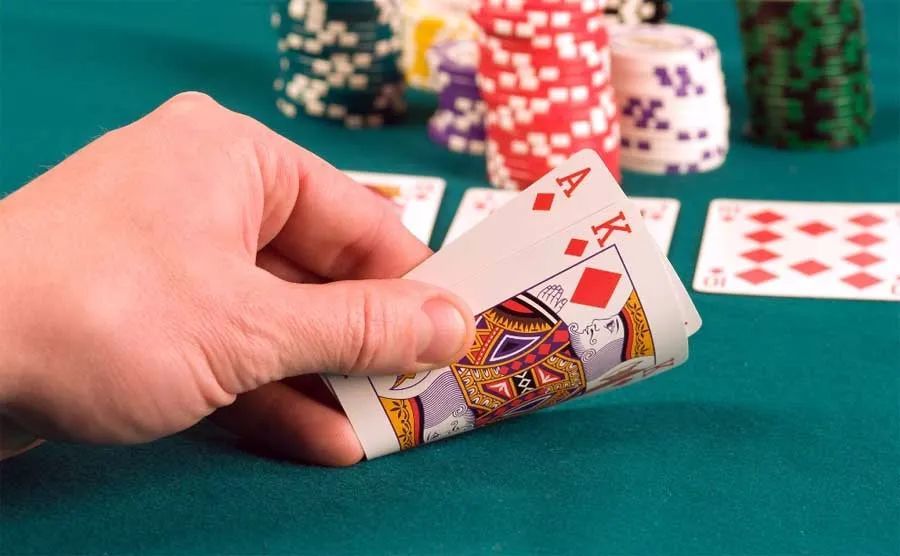 AK翻前3-Bet，遇到这种牌面该怎么打