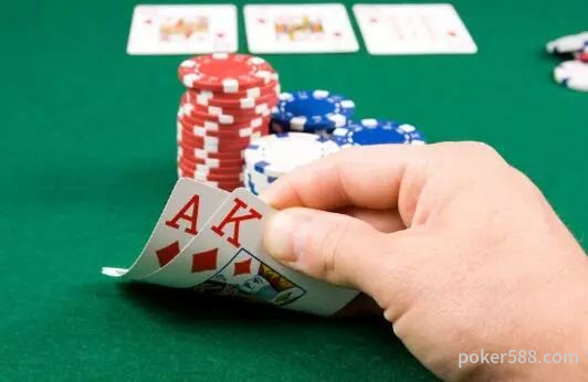 研究AK:翻前4bet，被暗三条淘汰出局（下篇）