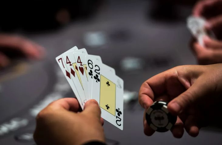 击败世界冠军，AI玩6人炼成超级赌神！训练只需8天