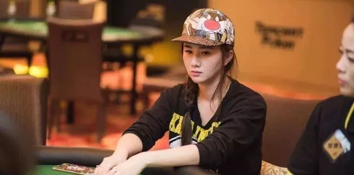德州扑克游戏中美貌和智慧并存的女神