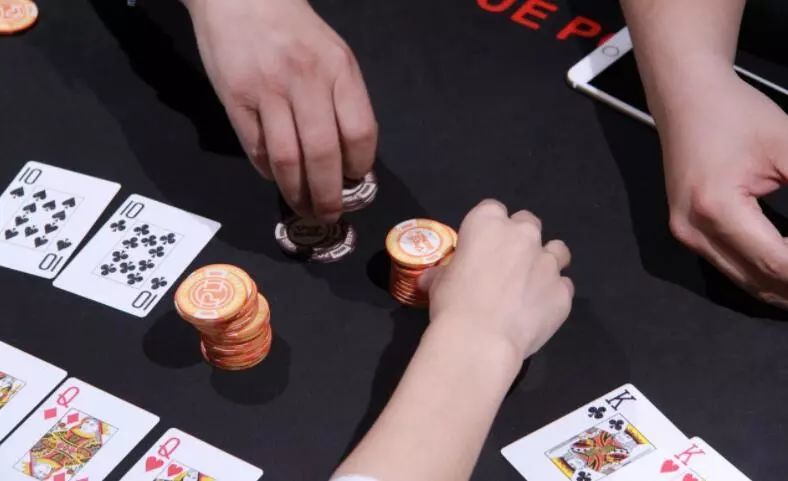 玩200小时德扑，一次set也没中