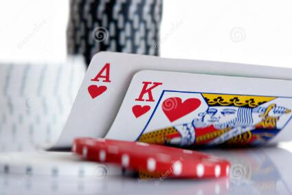 策略探讨:AK翻前应该跟注还是3bet?