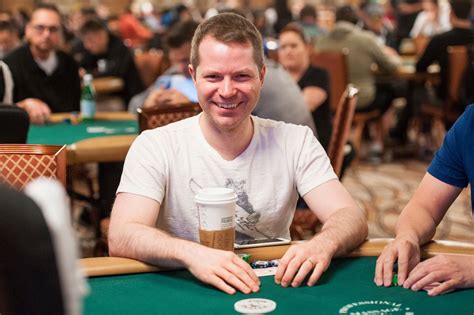 Jonathan Little谈扑克:低对的正确游戏方式