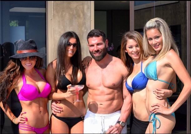 Dan Bilzerian：“女人打不了扑克”